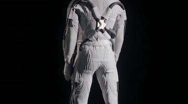 Los astronautas de la NASA del programa Artemis vestirán ropa de Prada