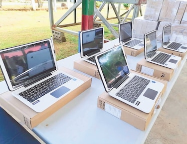 Mulino anuncia que Gobierno pospone decisión de la compra de laptops por falta de información