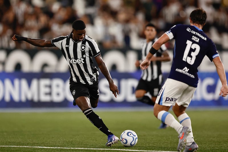 Kadir Barría da una asistencia en triunfo de Botafogo en el Brasileirao