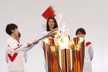 Con un año de retraso, se inicia relevo de la llama olímpica de Tokio