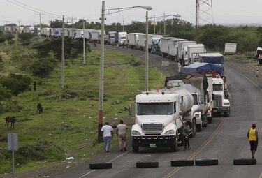 Lanzan amenazas a camioneros tras quedar atrapados en  Nicaragua