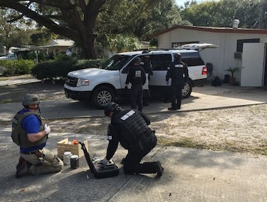 Agentes federales encuentran ocho bombas caseras en Florida