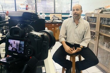 Jaime Fornaguera investiga los enigmas de la neurociencia