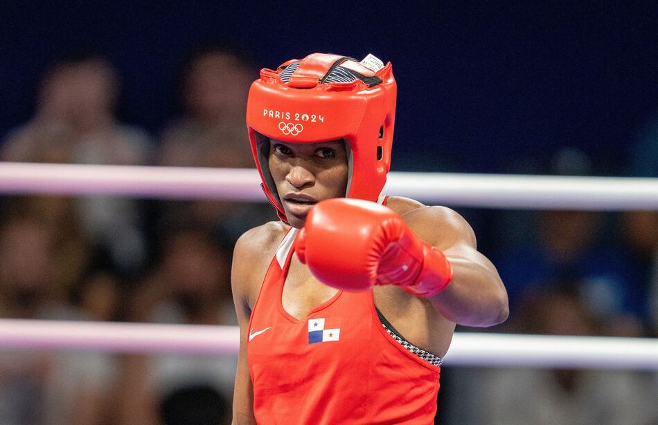 La presidente del COP celebra la medalla de Atheyna Bylon y la entrega de los atletas panameños