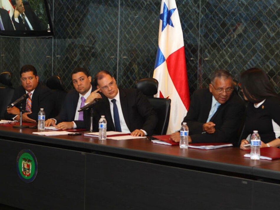 Objetan a Castillero Hoyos para la Defensoría