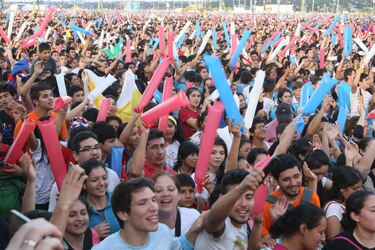 El Papa Francisco cierra gira suramericana con un vibrante encuentro con jóvenes