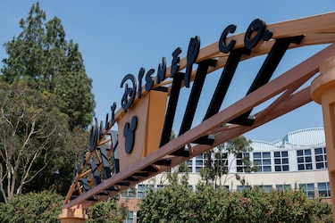 Disney despide a cerca de trescientos empleados y ofrece un retiro anticipado a ejecutivos