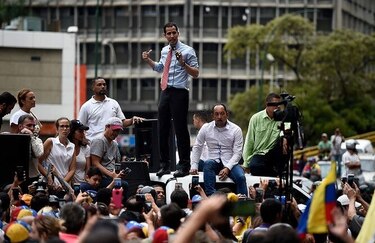 'Venezuela va a salir de la penumbra' , promete Guaidó durante protesta por el apagón