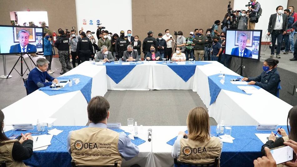 Ecuador hará el recuento de seis millones de votos de elección presidencial