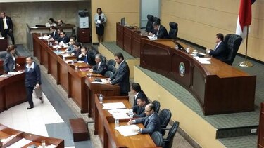 Etchelecu responde cuestionario a los diputados