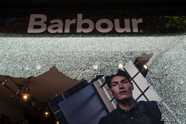 La ira se apodera de Estados Unidos, los disturbios estremecen al país que gobierna Trump