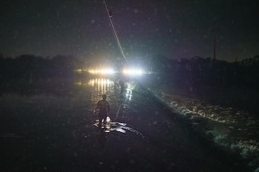 México localiza a mil 957 migrantes indocumentados en varias redadas