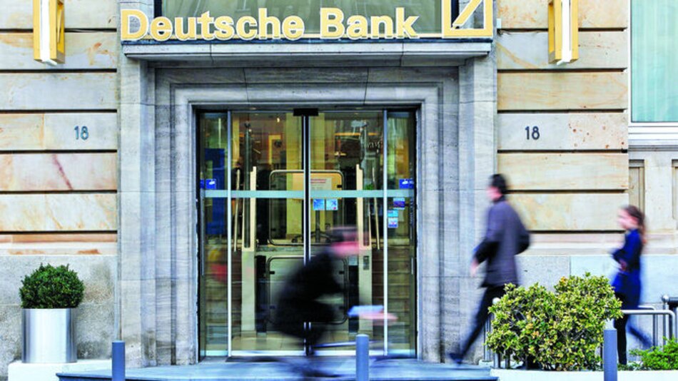 Deutsche Bank elevaría capital