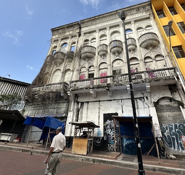 El alma y la nostalgia de los edificios de La Central