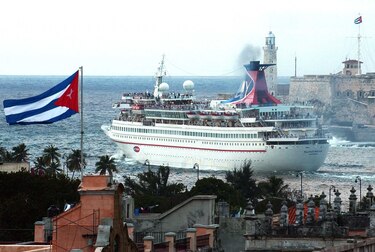Multan con $440 millones a cruceros que llegaron a Cuba