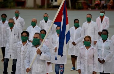Médicos cubanos van a Andorra, su segundo destino europeo contra el Covid-19