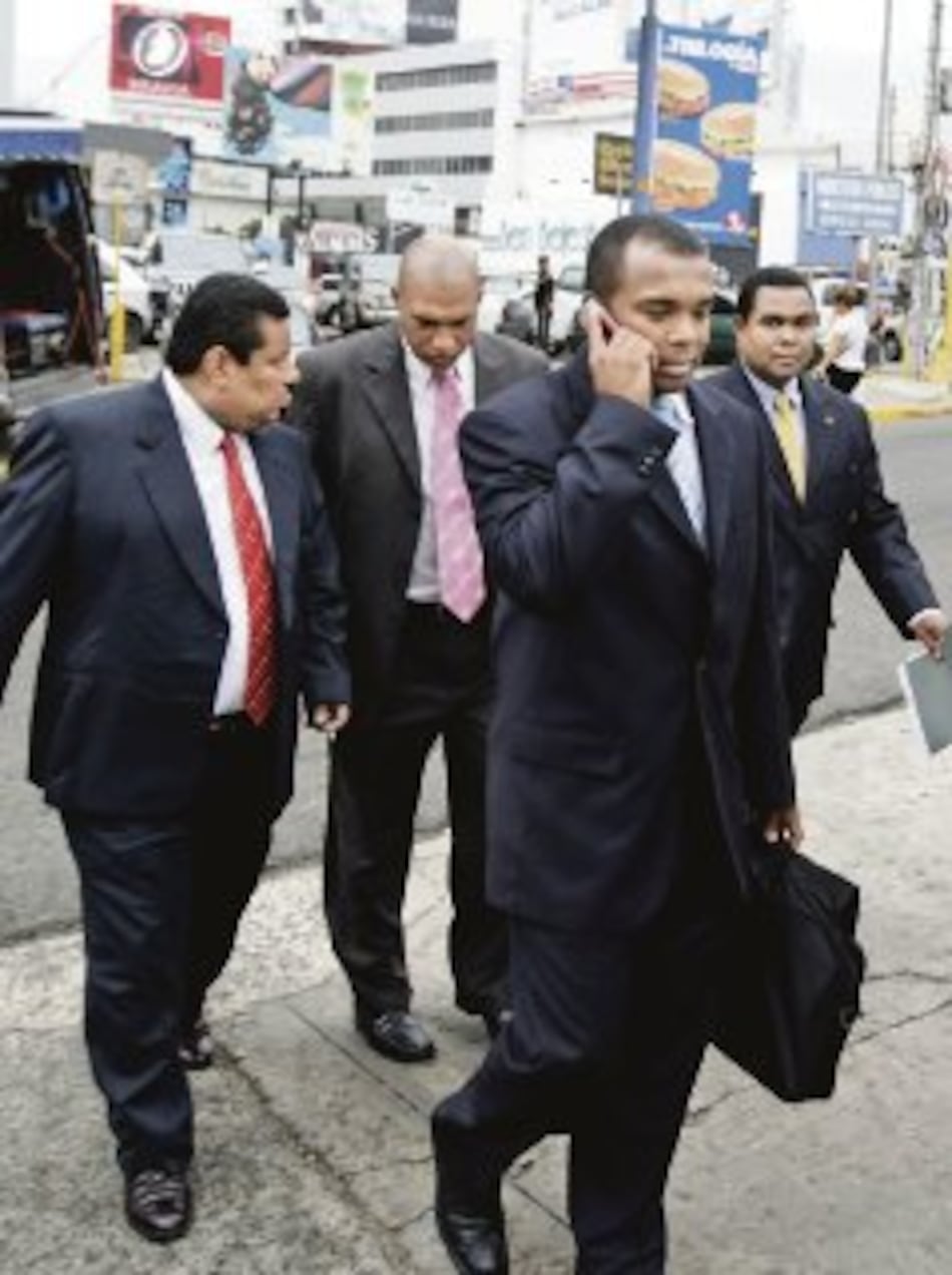 Las cuatro versiones del maletín de Murcia