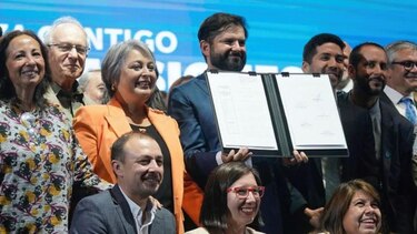 Jeannette Jara, la comunista pragmática de origen popular que busca defender el poder de la izquierda en Chile