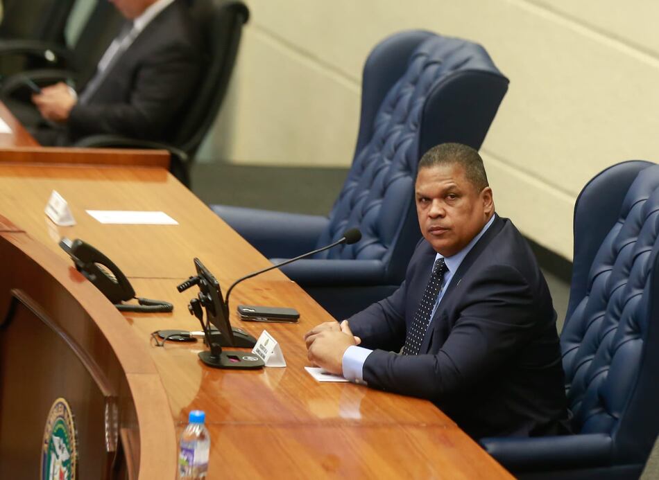 Ausencia de diputados del PRD evita que el ministro de salud y el director de la AAUD sean citados a la Asamblea por la crisis de cerro Patacón