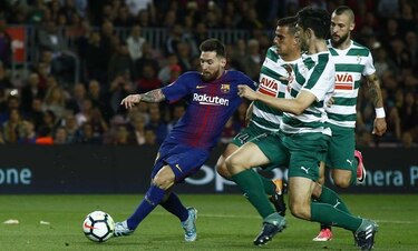 Con cuatro goles de Messi, Barcelona se impone ante el Eibar