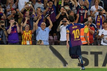 La picardía de Messi guía triunfo del Barcelona ante Alavés