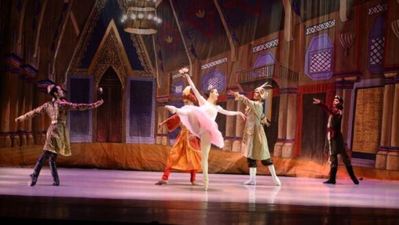 Con gala de ballet reabre el Teatro Nacional