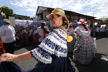 El imperio de las polleras
