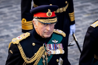 Decenas de empleados de Carlos III, despedidos mientras se desarrollaba un acto en homenaje a la reina Isabel II