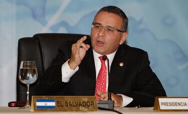 Tribunal admite demanda contra ex presidente Mauricio Funes