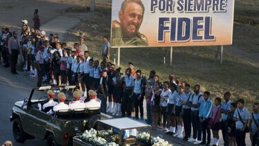 Cenizas de Fidel Castro llegan al cementerio en Santiago de Cuba