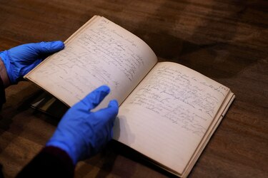 Los cuadernos de Mistral, la inédita puerta a su pensamiento que espera a ser descubierta