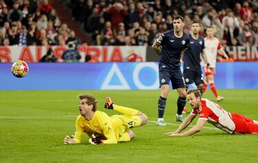 El Bayern impone su ley para meterse en cuartos de final