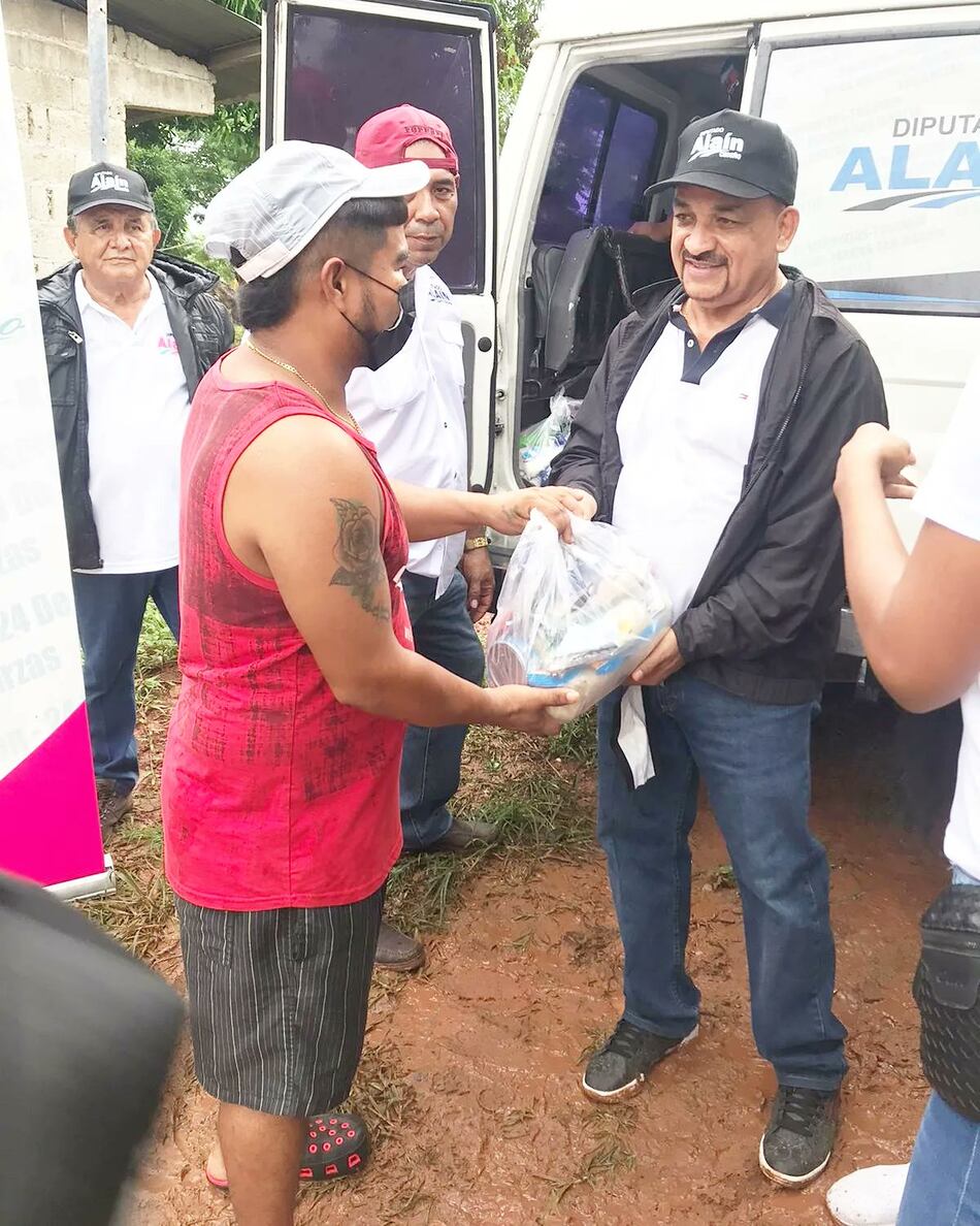 Disidentes empiezan a saltar del barco de Yanibel Ábrego; Alaín Cedeño se inscribió en RM