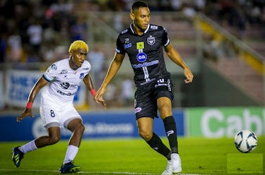 Se confirma lo peor: Ismael Díaz se vuelve a lesionar la rodilla y estará fuera por 9 meses