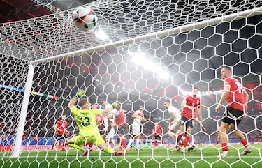 Demiral se impone a balón parado y mete a Turquía en cuartos de la Eurocopa