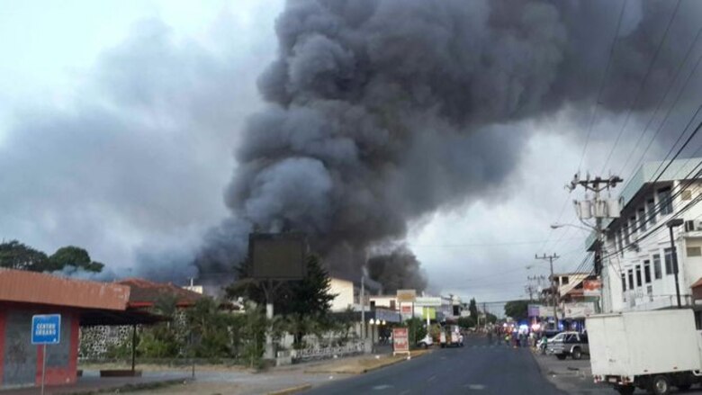 Controlan incendio en Santiago; reubicarán a trabajadores