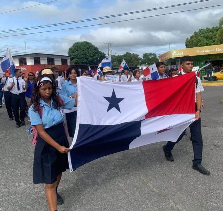 Padres de familia piden el regreso a las aulas, mientras los estudiantes exigen al Meduca y los gremios docente un diálogo