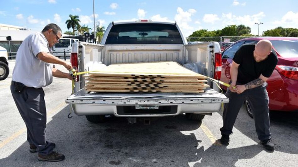 Huracán Matthew: Florida cierra escuelas y ordena evacuaciones