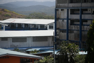 Educadores critican la eficacia de los programas gubernamentales para mejorar las escuelas