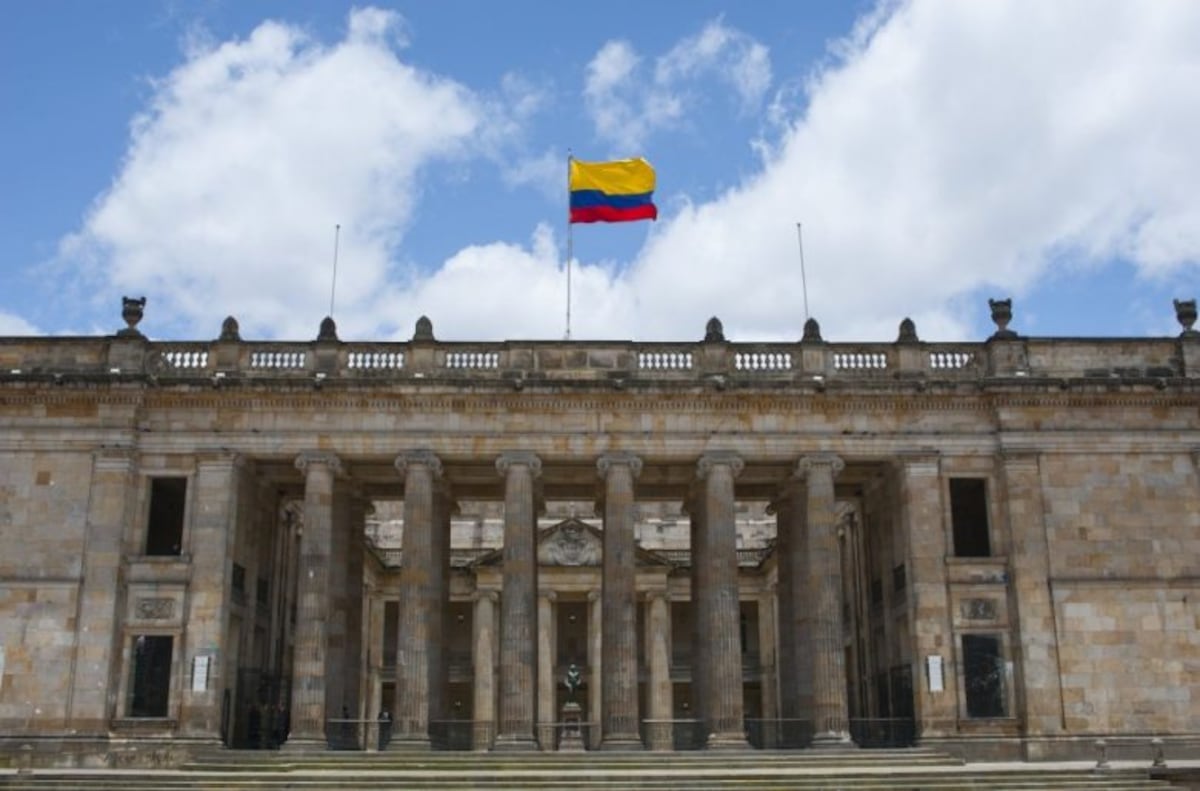 ¿Cómo y quién puede suspender a un presidente en Colombia?