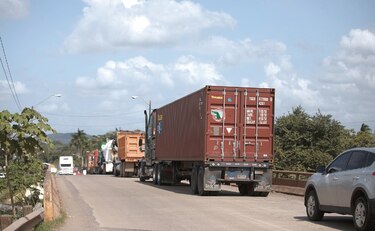 Congestión en puerto de PSA atasca el tránsito