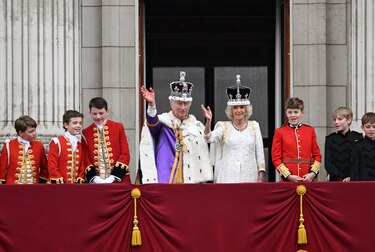 ‘Dios salve al rey’ Carlos III