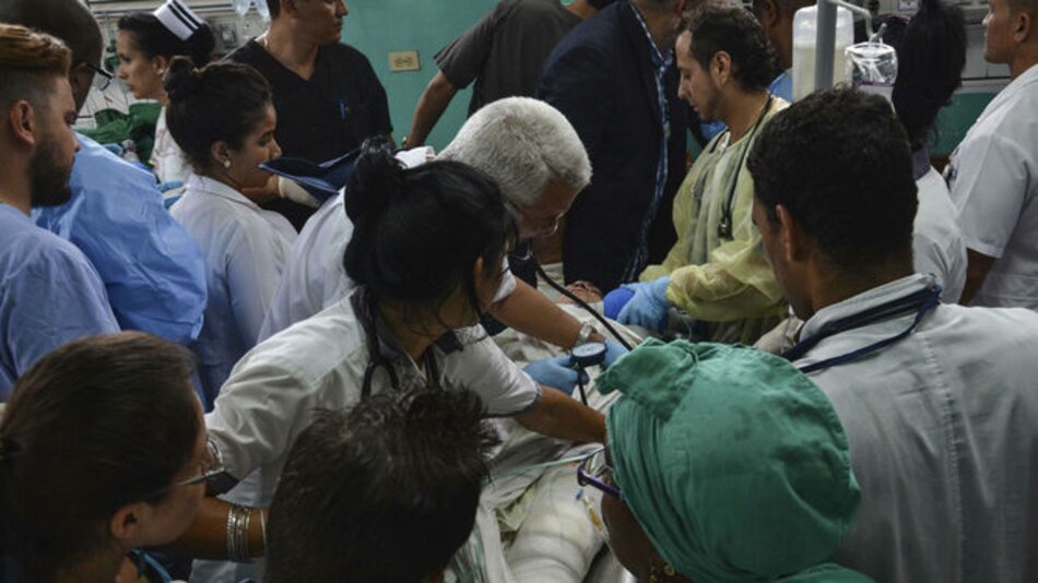 Una de las tres sobrevivientes de accidente aéreo en Cuba está consciente