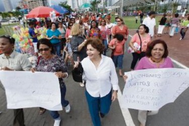 Padres y Meduca piden a docentes regresar a clases
