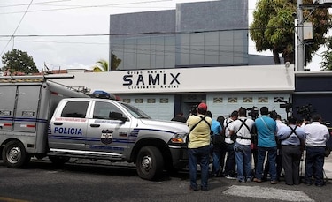 Allanan empresas del expresidente Antonio Saca