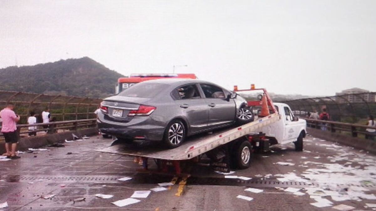Dos heridos en accidente de tránsito en el puente de las Américas