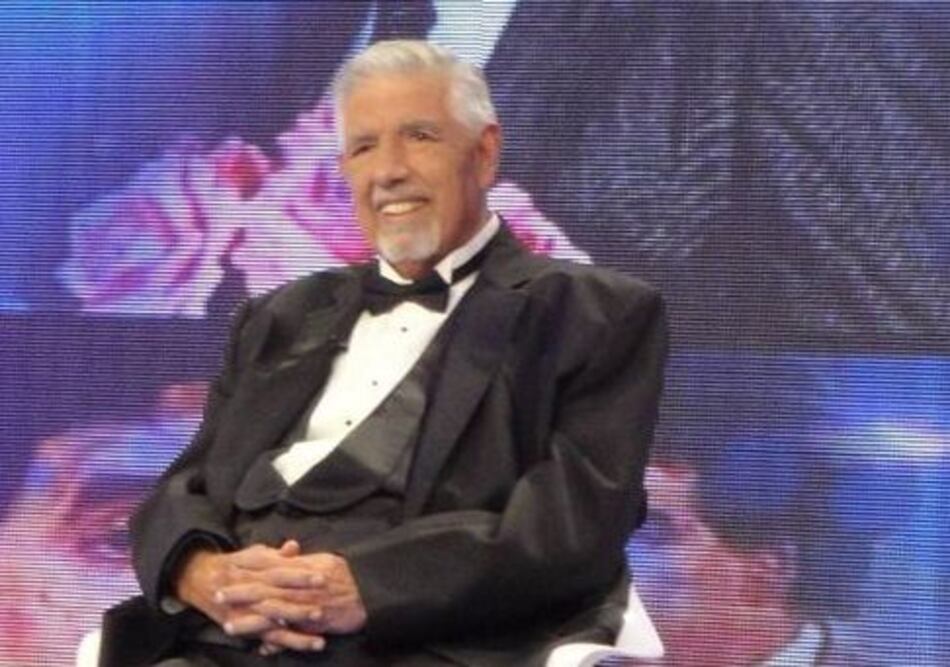 Hospitalizan al profesor Jirafales por síntomas de deshidratación