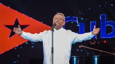 Mejora el estado de salud de Armando Manzanero, hospitalizado por Covid-19