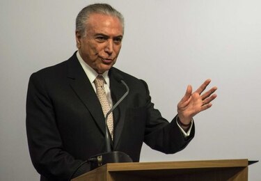 Presidente brasileño Michel Temer jura que dejará la política al final de su mandato