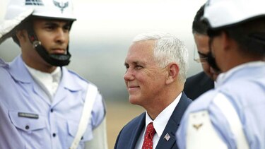 Mike Pence llega a Brasil para abordar espacio, migración y Venezuela